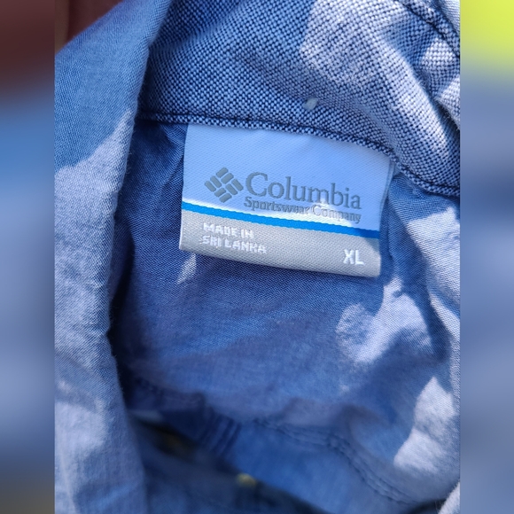 Mens Columbia Short Sleeve Blue Button Up Shirt - Picture 3 of 4